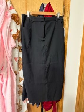 Women's Black Pencil Skirt - Classic Workwear